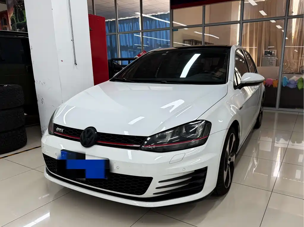 Volkswagen Golf GTI