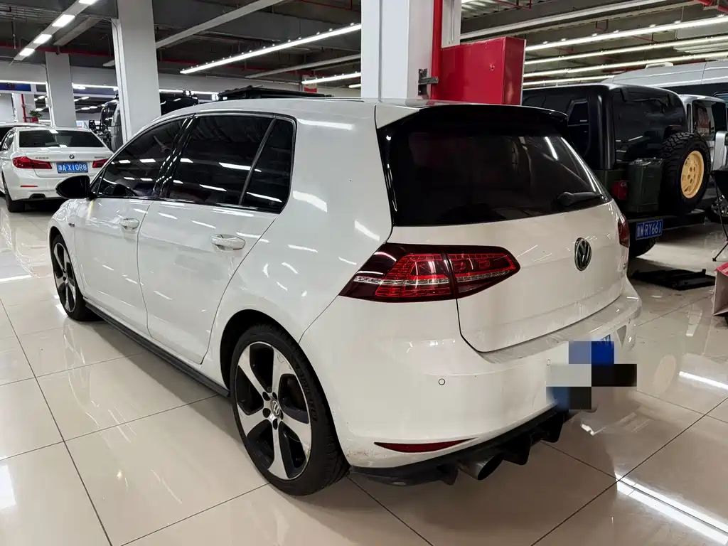 Volkswagen Golf GTI — миниатюра 5