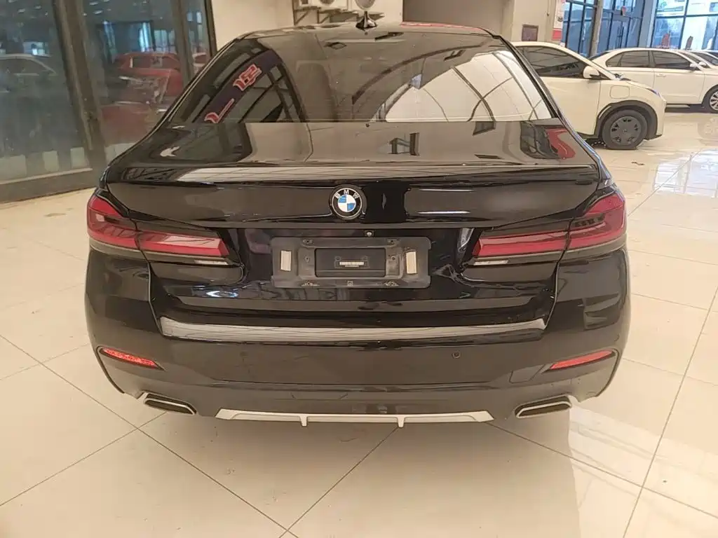 BMW 5 Series — миниатюра 6