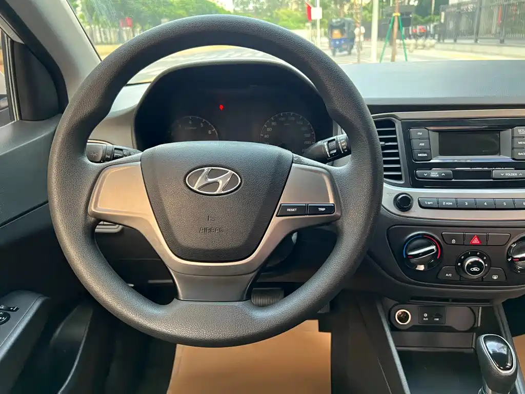 Hyundai Verna — миниатюра 9