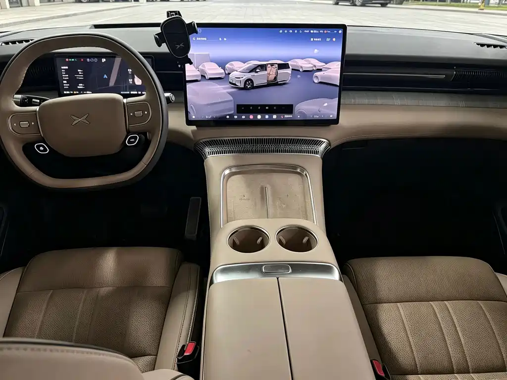 XPeng X9 — миниатюра 6