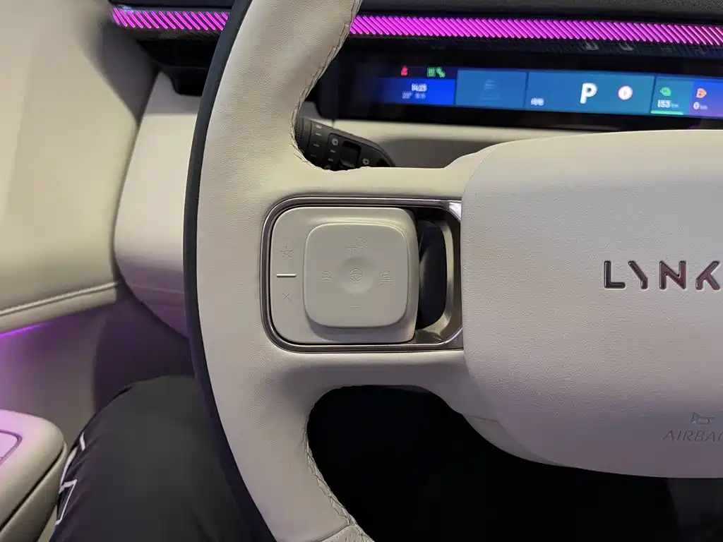Lynk & Co 900 — миниатюра 23