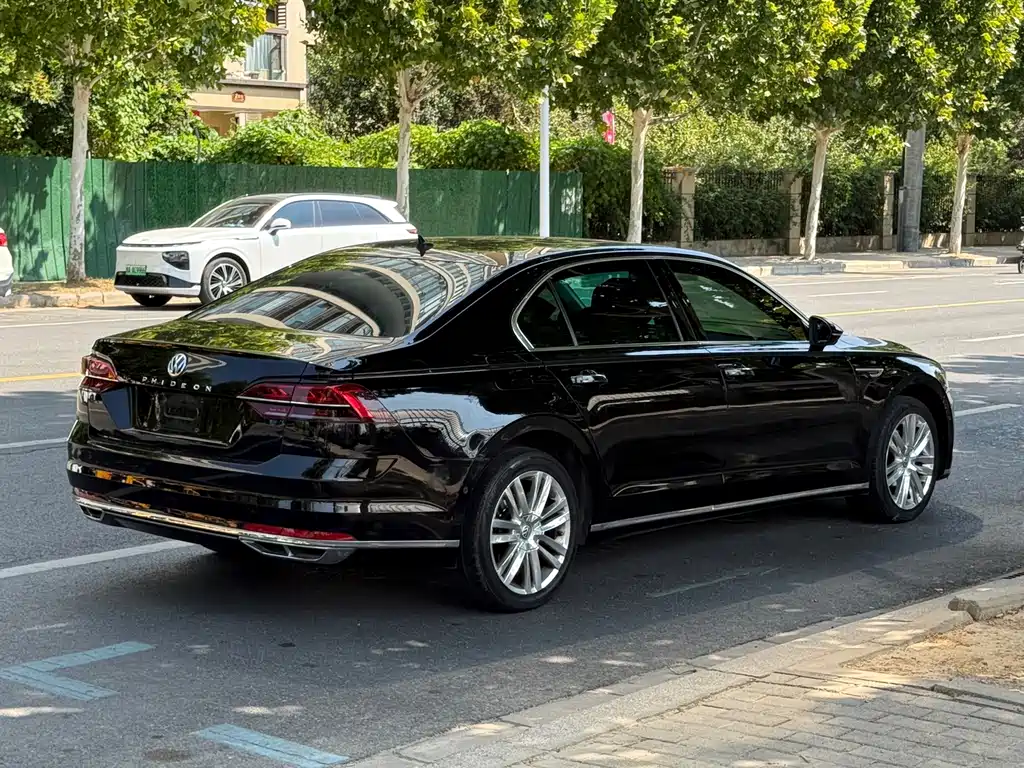 Volkswagen Phideon — миниатюра 7