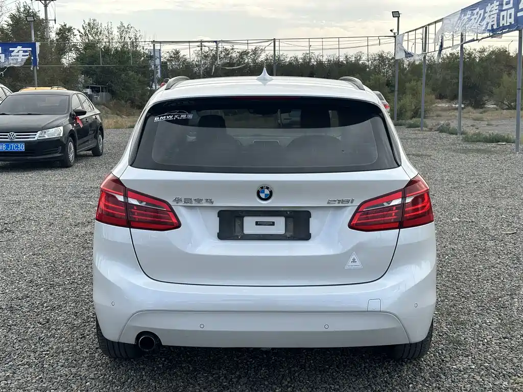 BMW 2 Series Active Tourer — миниатюра 8
