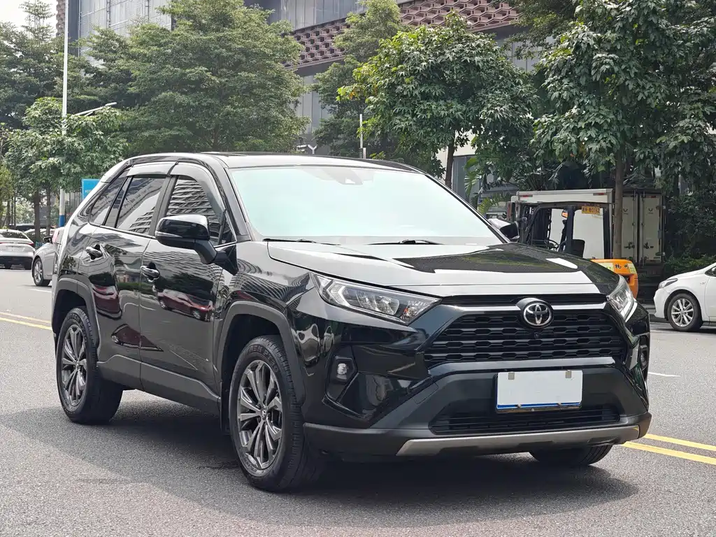 Toyota RAV4 — миниатюра 3