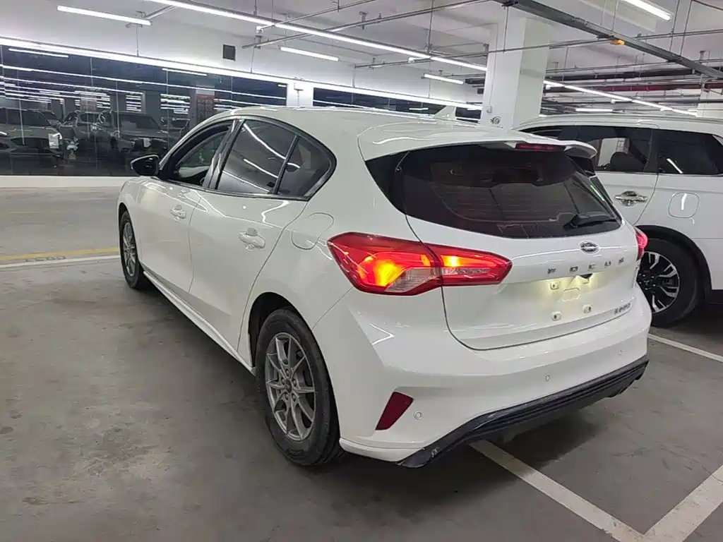 Ford Focus — миниатюра 5