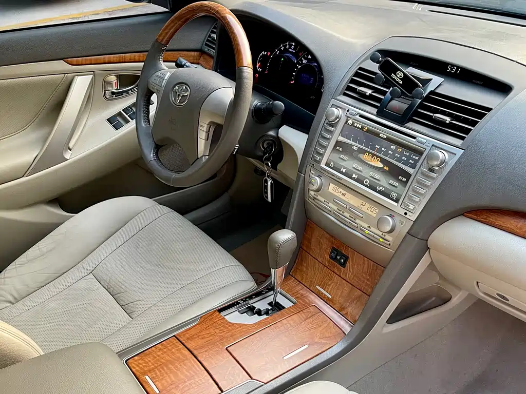 Toyota Camry — миниатюра 15