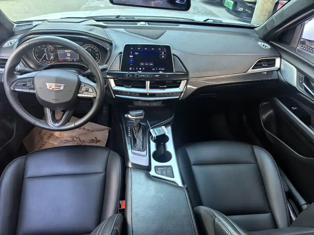 Cadillac CT4 — миниатюра 6