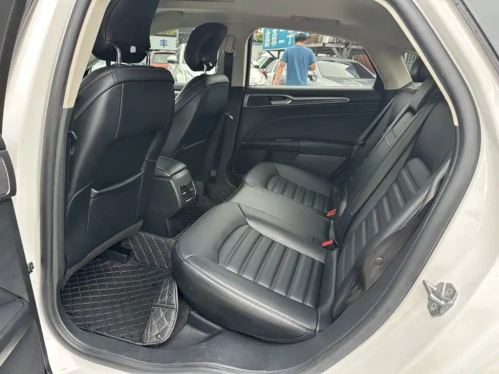 Ford Mondeo 2020 EcoBoost 180 Fashion
