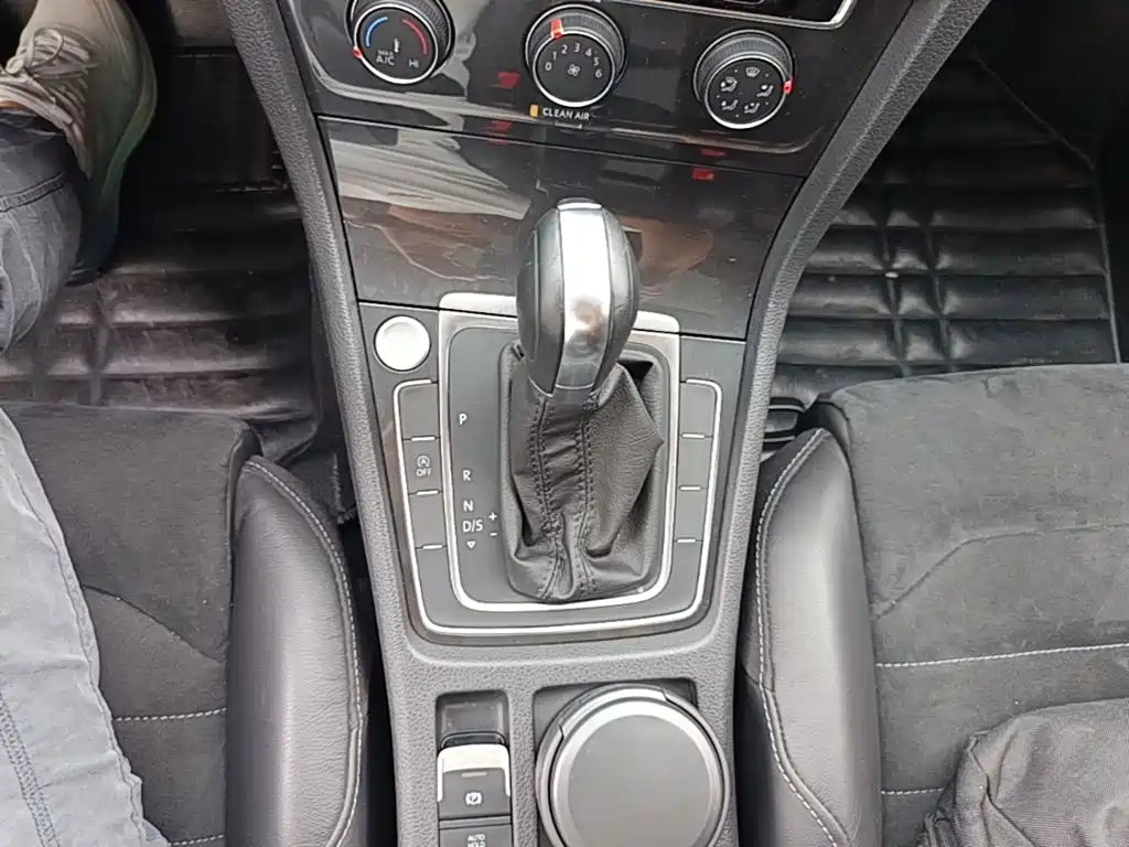 Volkswagen Golf — миниатюра 14