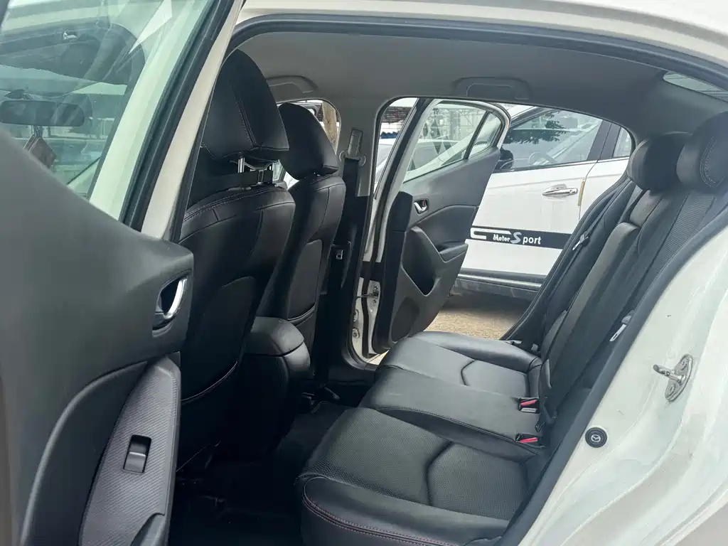 Mazda 3 Axela — миниатюра 12