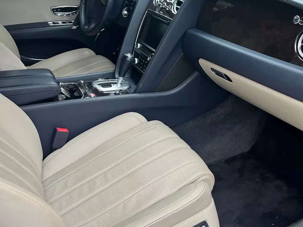 Bentley Flying Spur — миниатюра 8