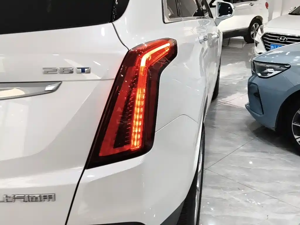 Cadillac XT5 — миниатюра 8
