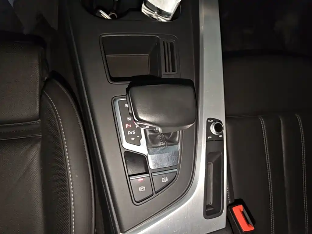 Audi A4L — миниатюра 10