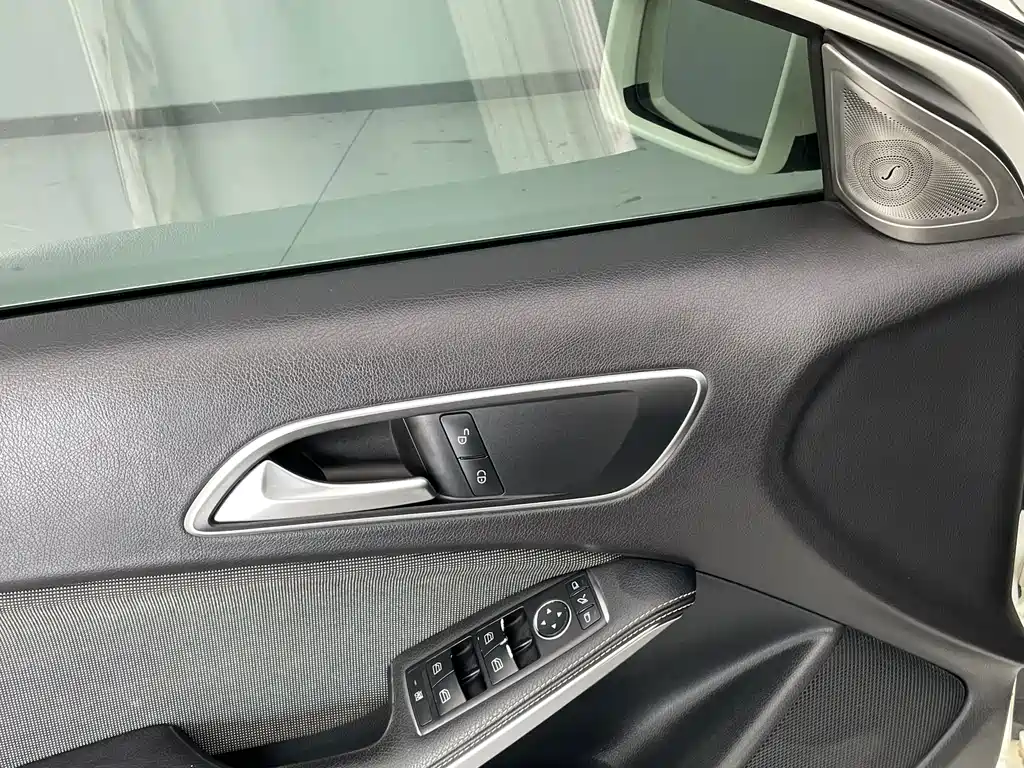 Mercedes-Benz A-Class (Import) — миниатюра 6