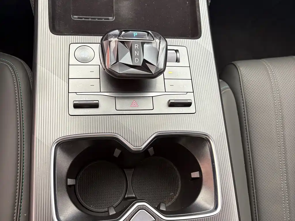 BYD L DM-i — миниатюра 9