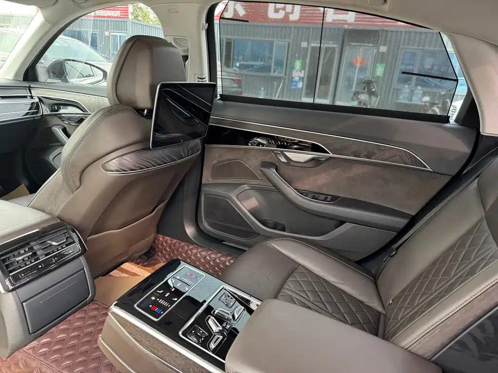 Audi A8 — миниатюра 18