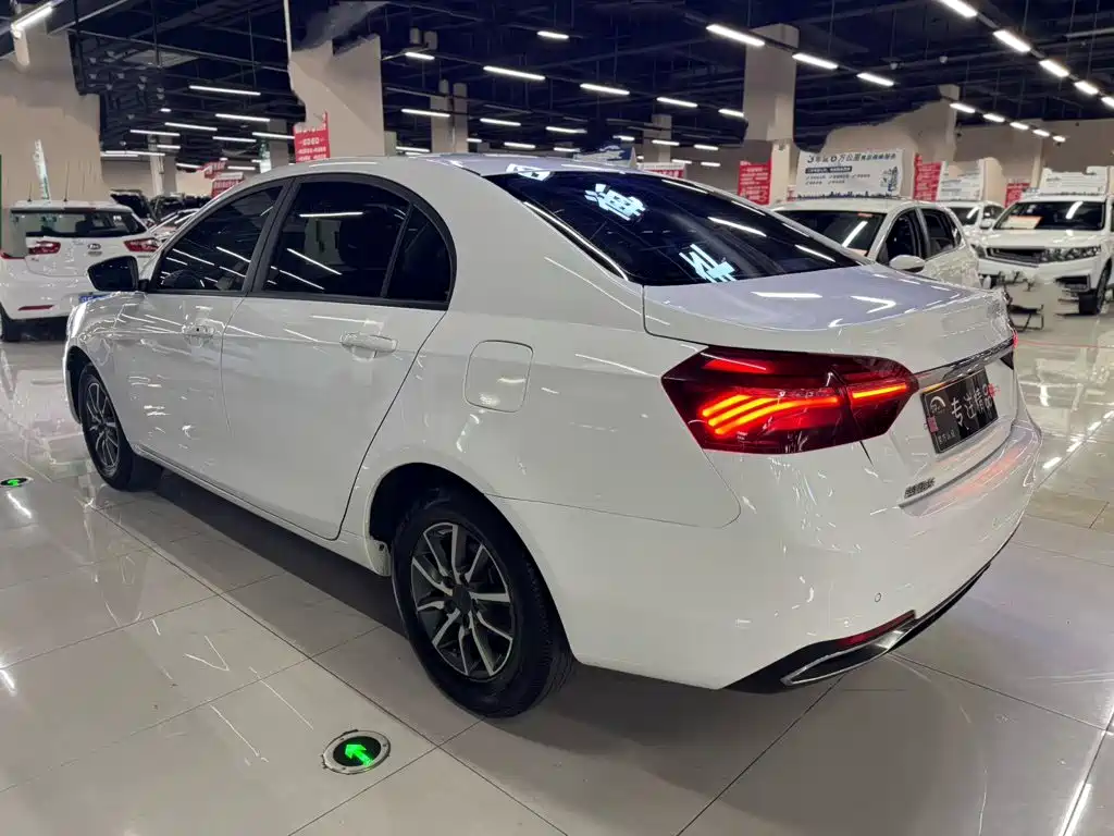 Geely Emgrand — миниатюра 7