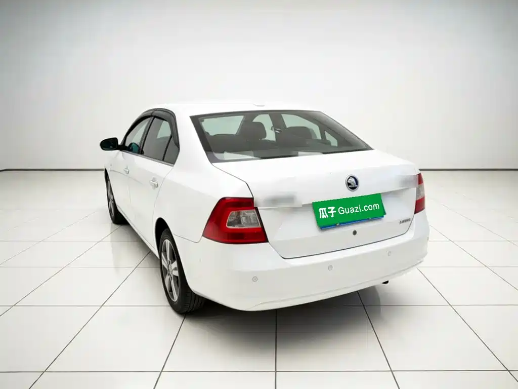 Skoda Rapid — миниатюра 4