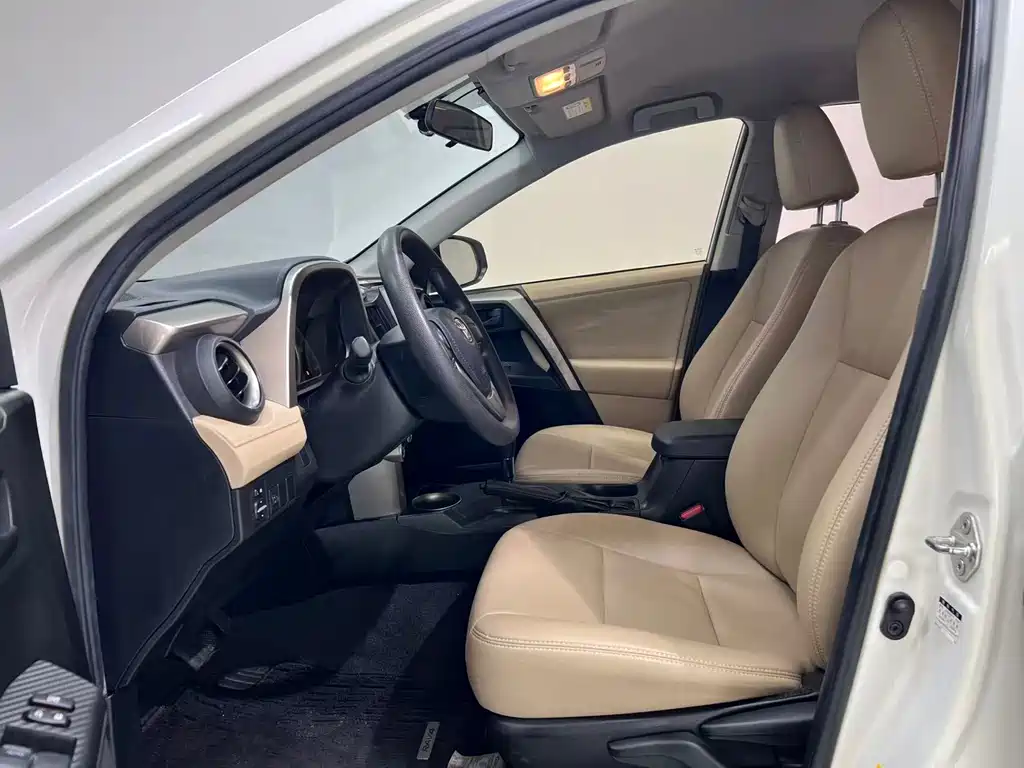 Toyota RAV4 — миниатюра 3