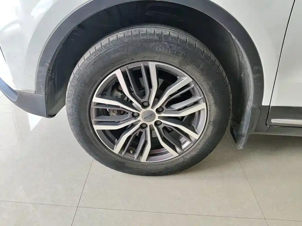 Geely Boyue — миниатюра 23