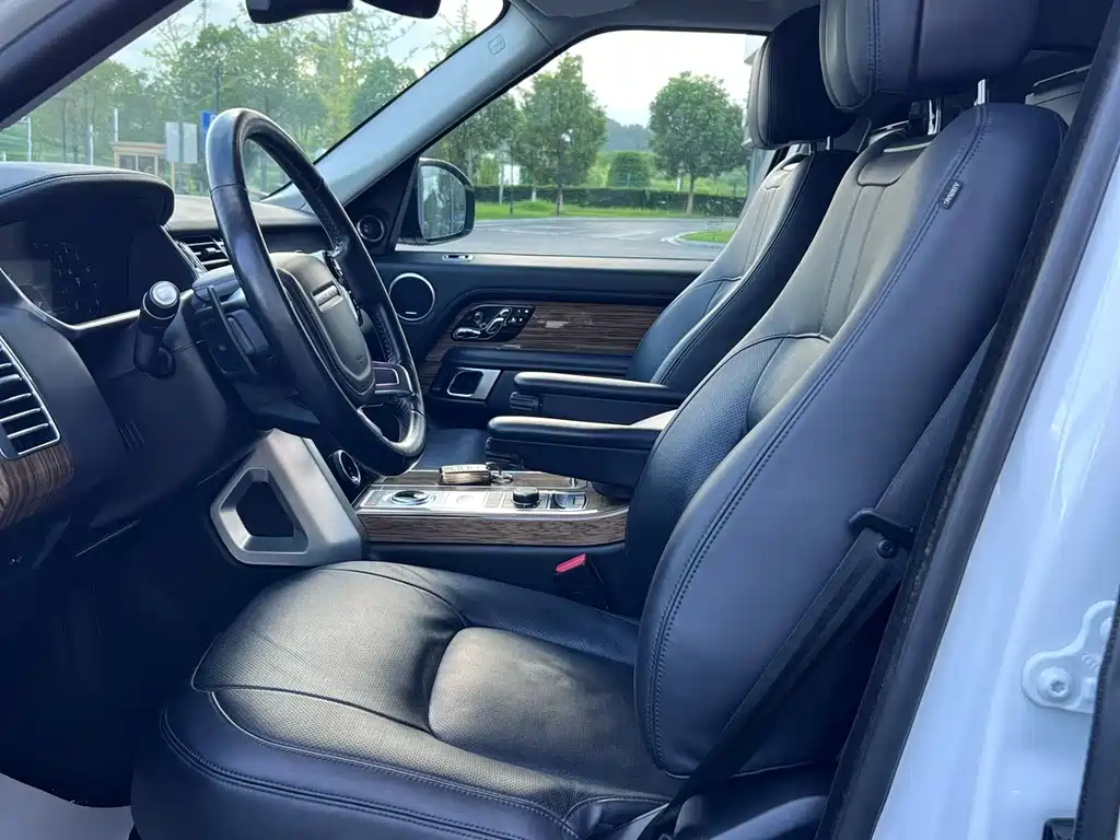 Land Rover Range Rover — миниатюра 3