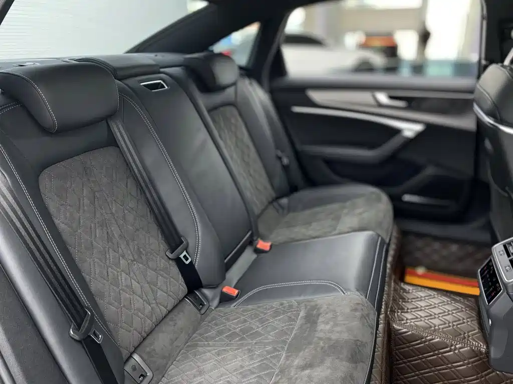 Audi A6L — миниатюра 10