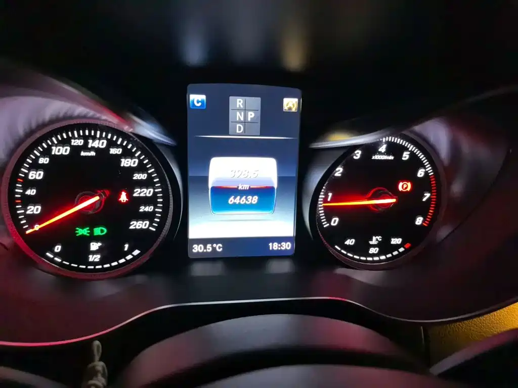 Mercedes-Benz GLC 2018 GLC 260 4MATIC Luxury