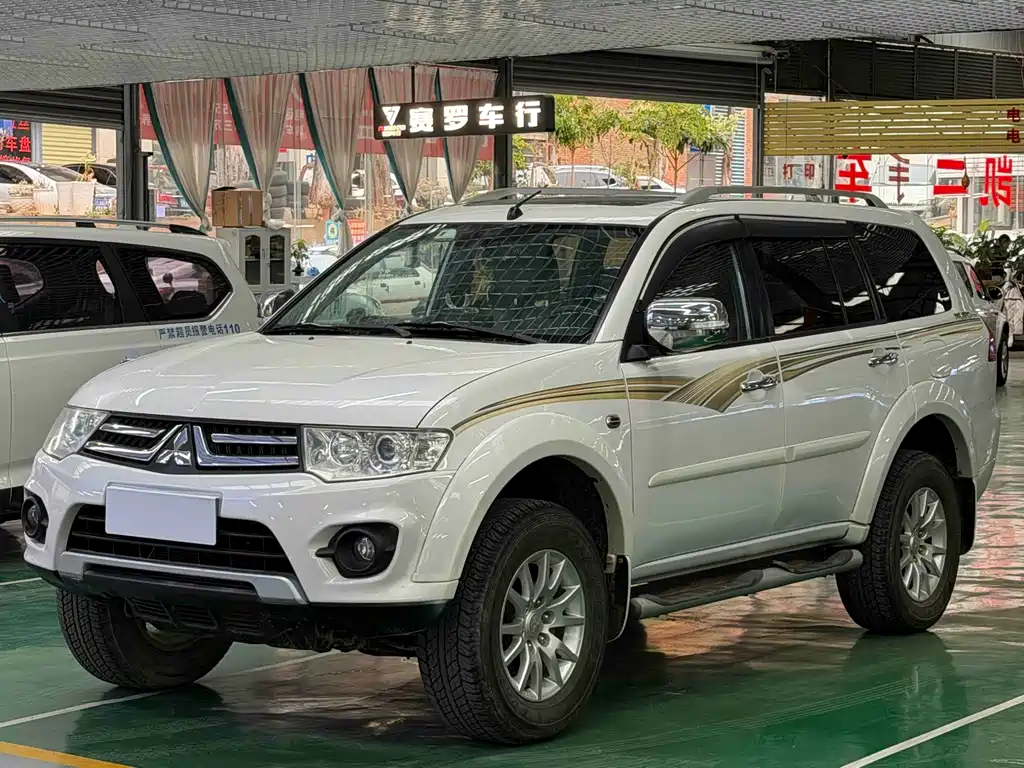 Mitsubishi Pajero Sport 2017