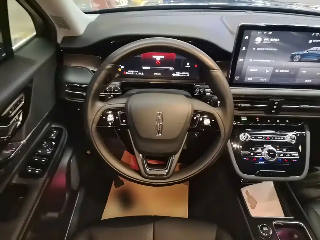 Lincoln Corsair — миниатюра 11