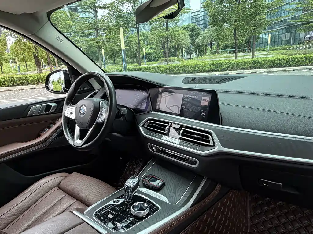 BMW X7 — миниатюра 14