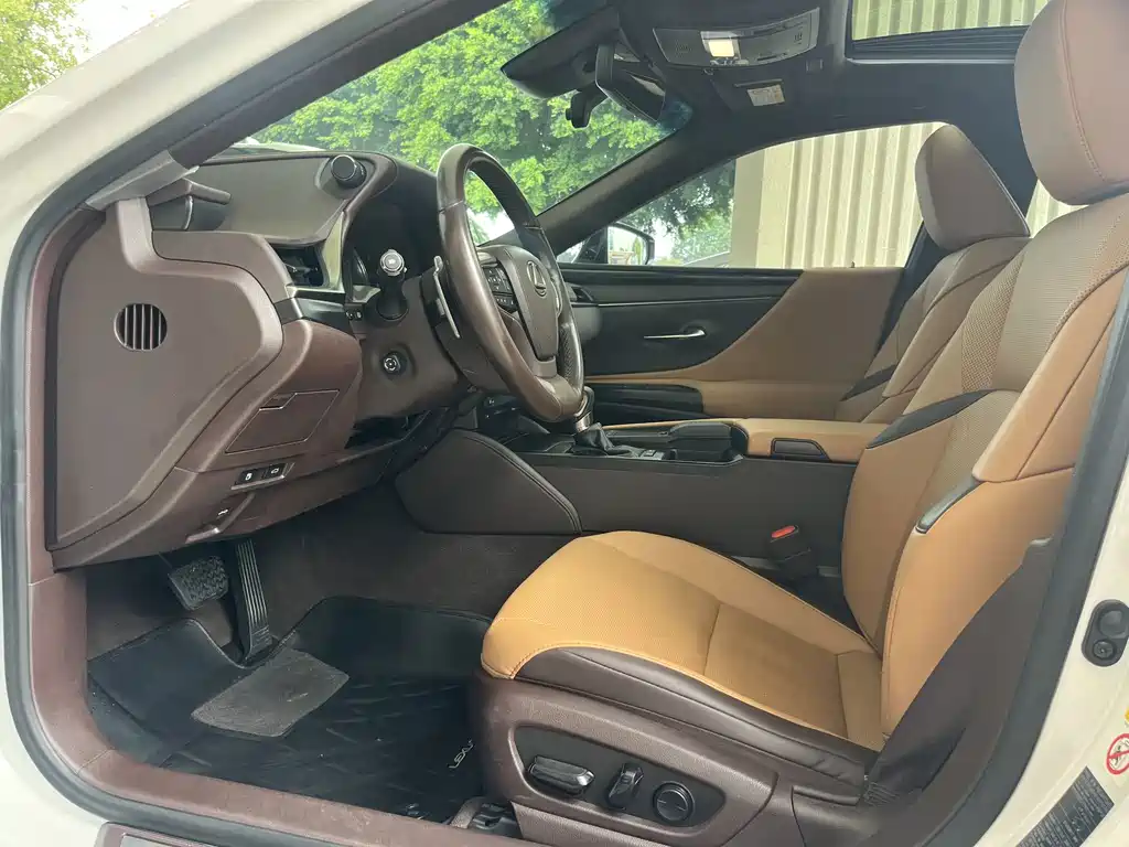 Lexus ES — миниатюра 4