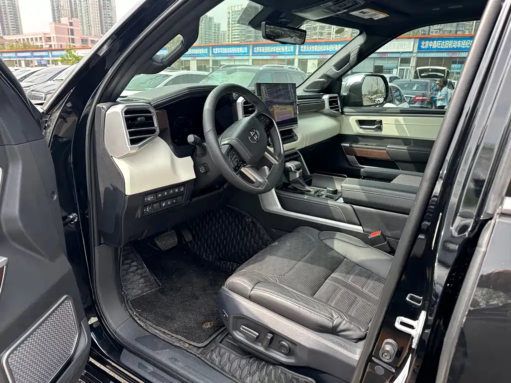 Toyota Sequoia 2025 3.4T Capstone