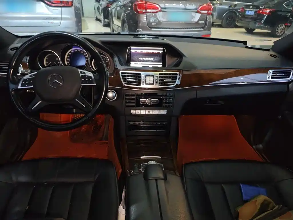 Mercedes-Benz E-Class — миниатюра 10