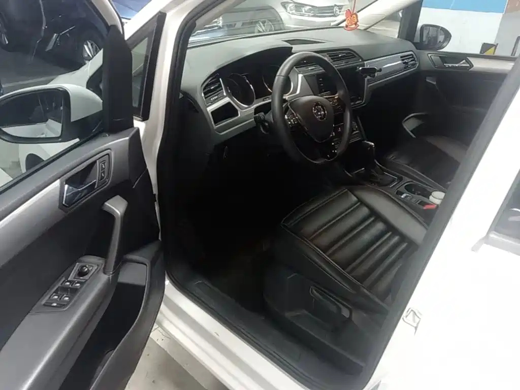 Volkswagen Touran — миниатюра 16