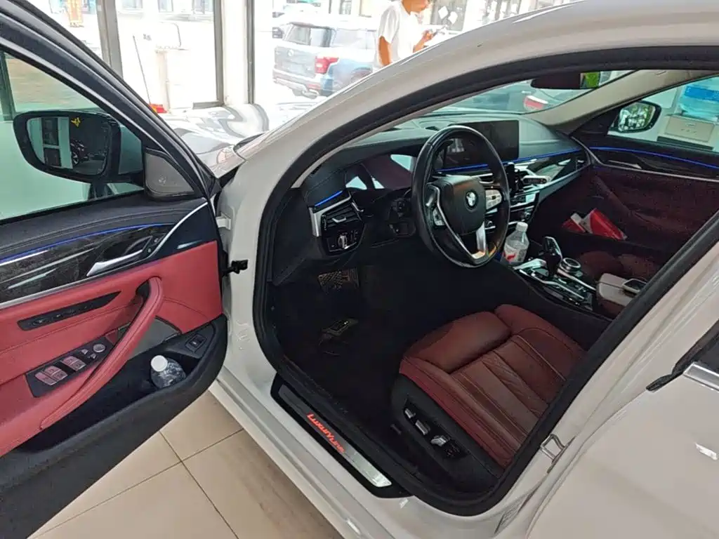 BMW 5 Series — миниатюра 16