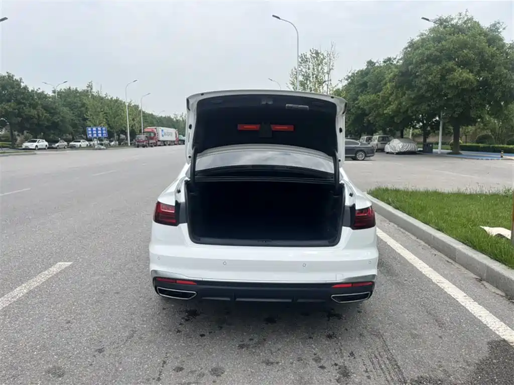 Audi A4L 2022 40 TFSI Fashion