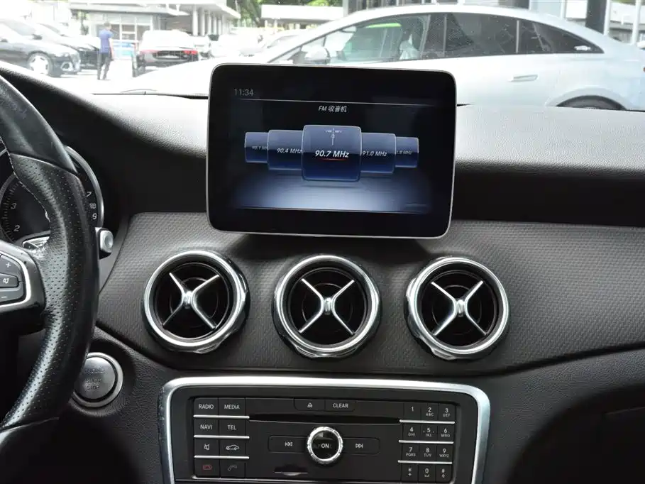 Mercedes-Benz GLA — миниатюра 15