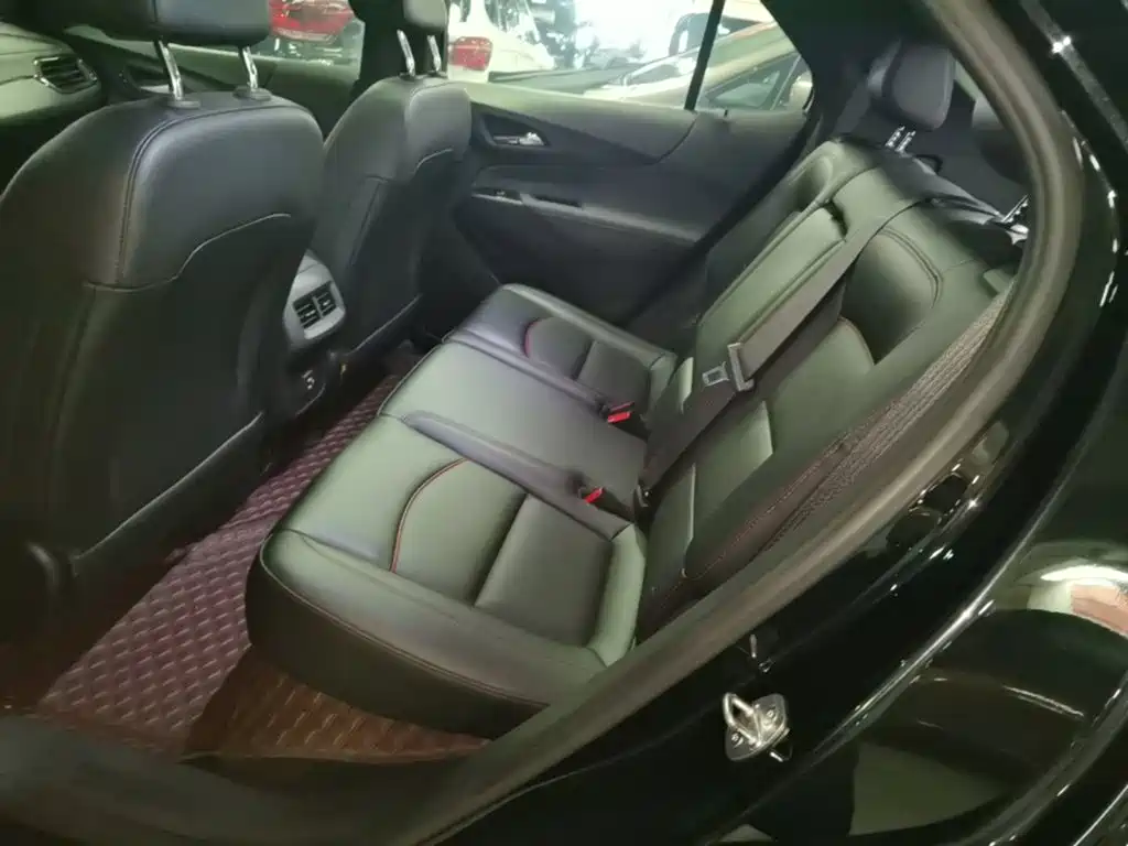 Chevrolet Equinox — миниатюра 17