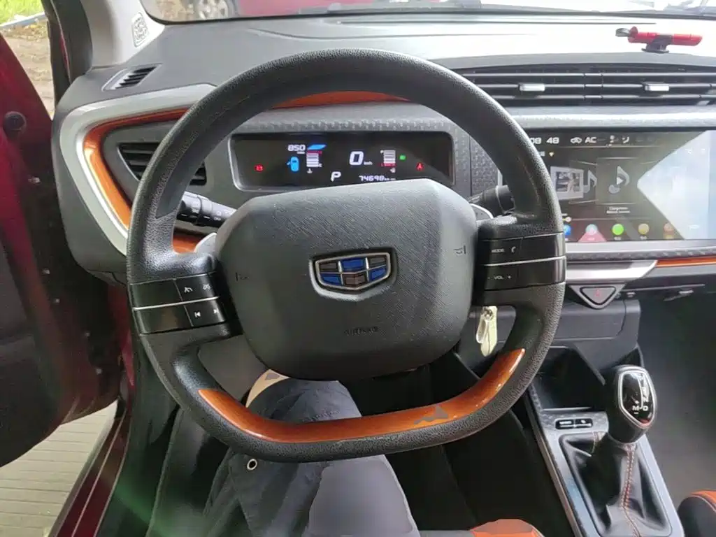 Geely Vision X1 — миниатюра 11