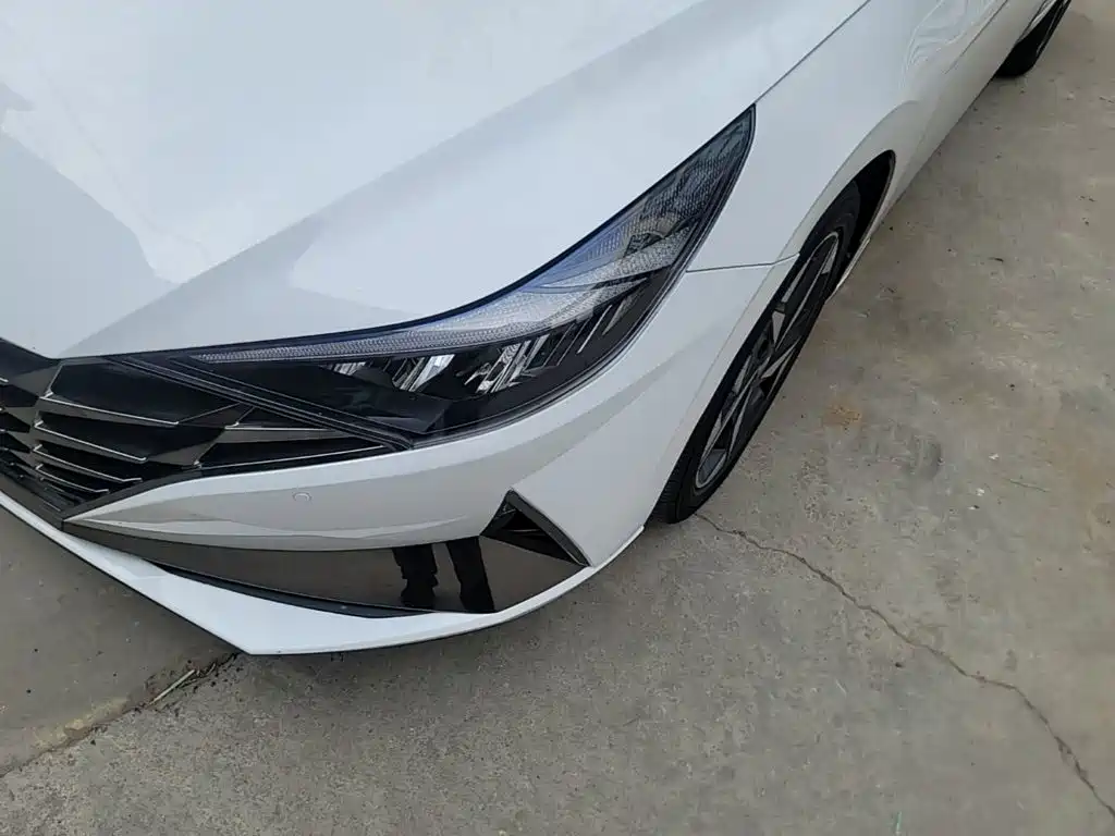 Hyundai Elantra — миниатюра 24