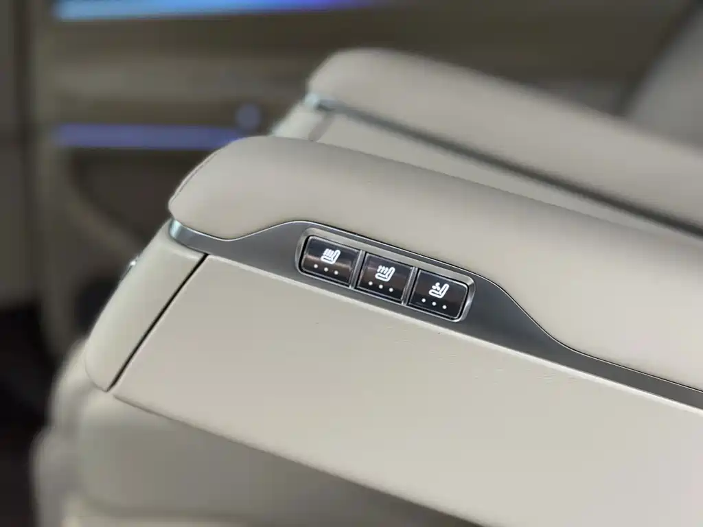 AITO AITO M9 — миниатюра 12