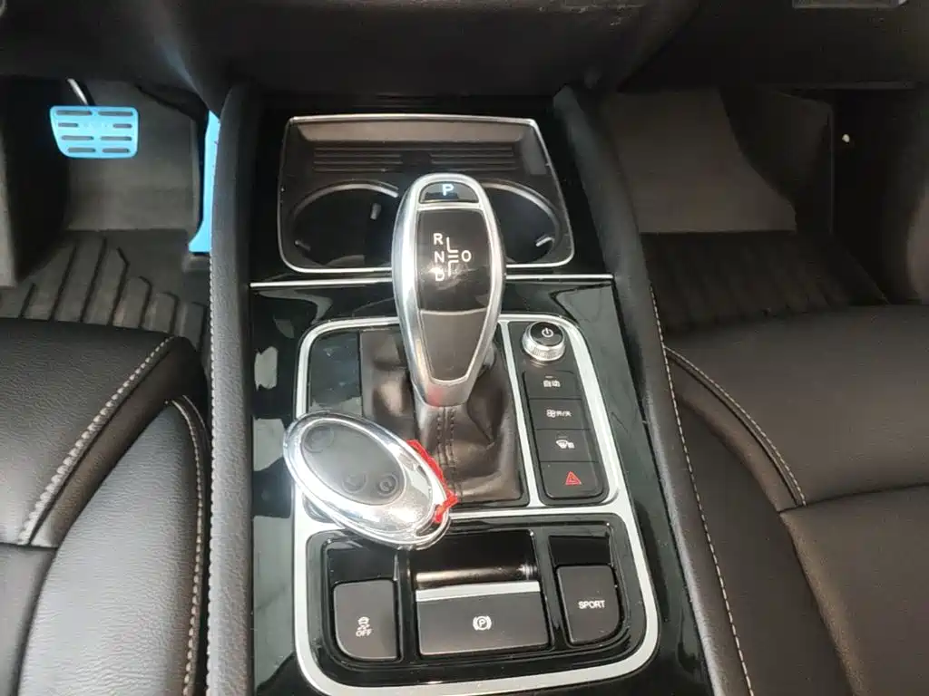 BYD MAX — миниатюра 14