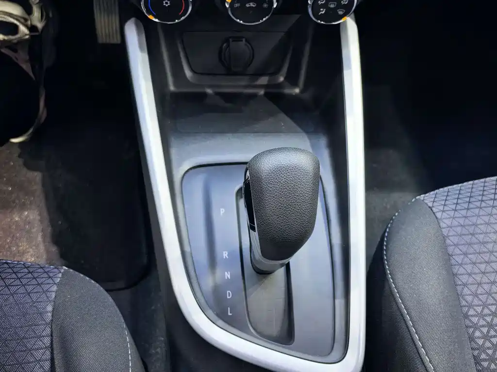 Chevrolet Cavalier — миниатюра 17