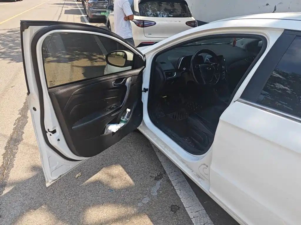 Chery Arrizo 5 — миниатюра 17