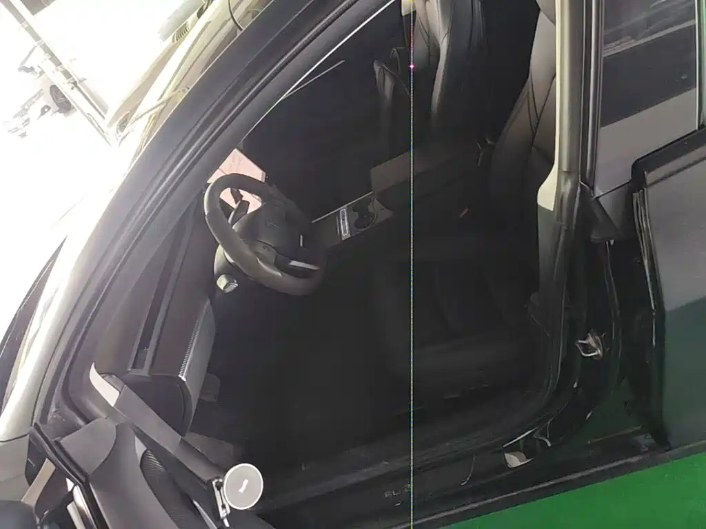 Tesla Model 3 — миниатюра 15