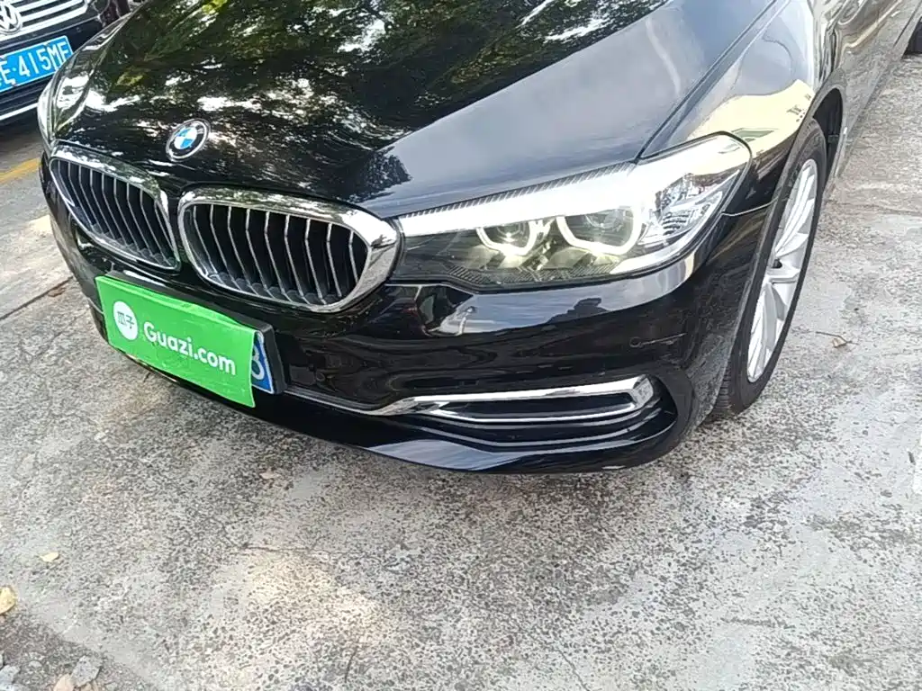 BMW 5 Series — миниатюра 24