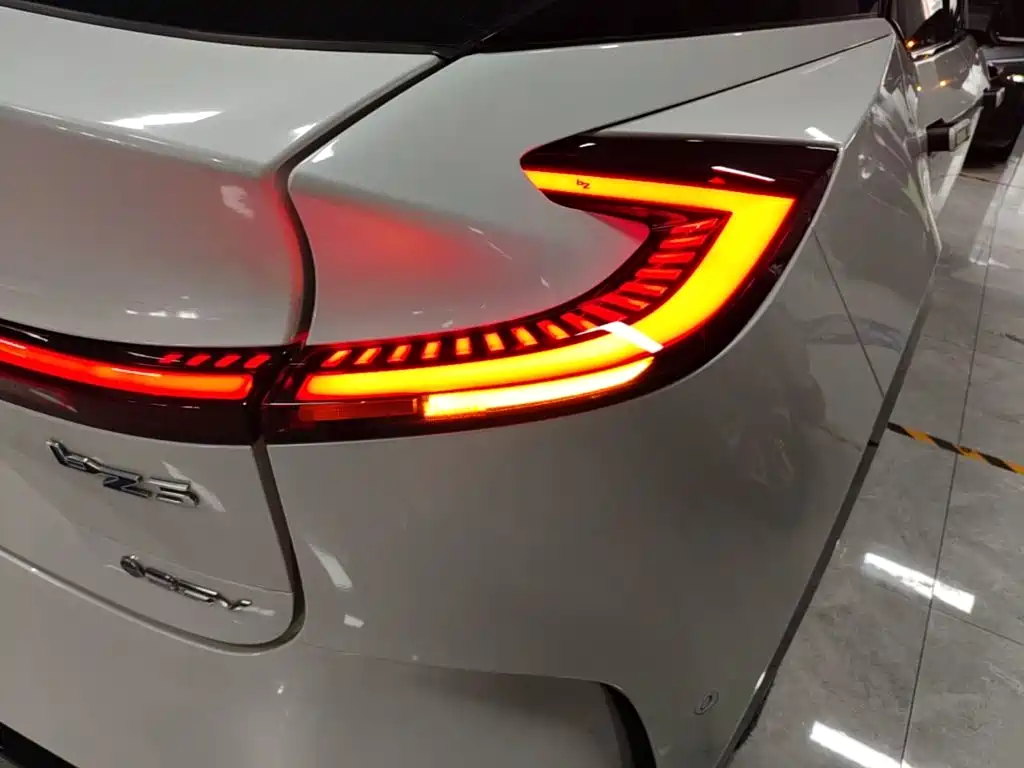 Toyota bZ5 — миниатюра 8