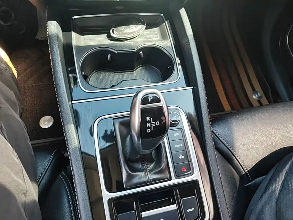 BYD MAX — миниатюра 14
