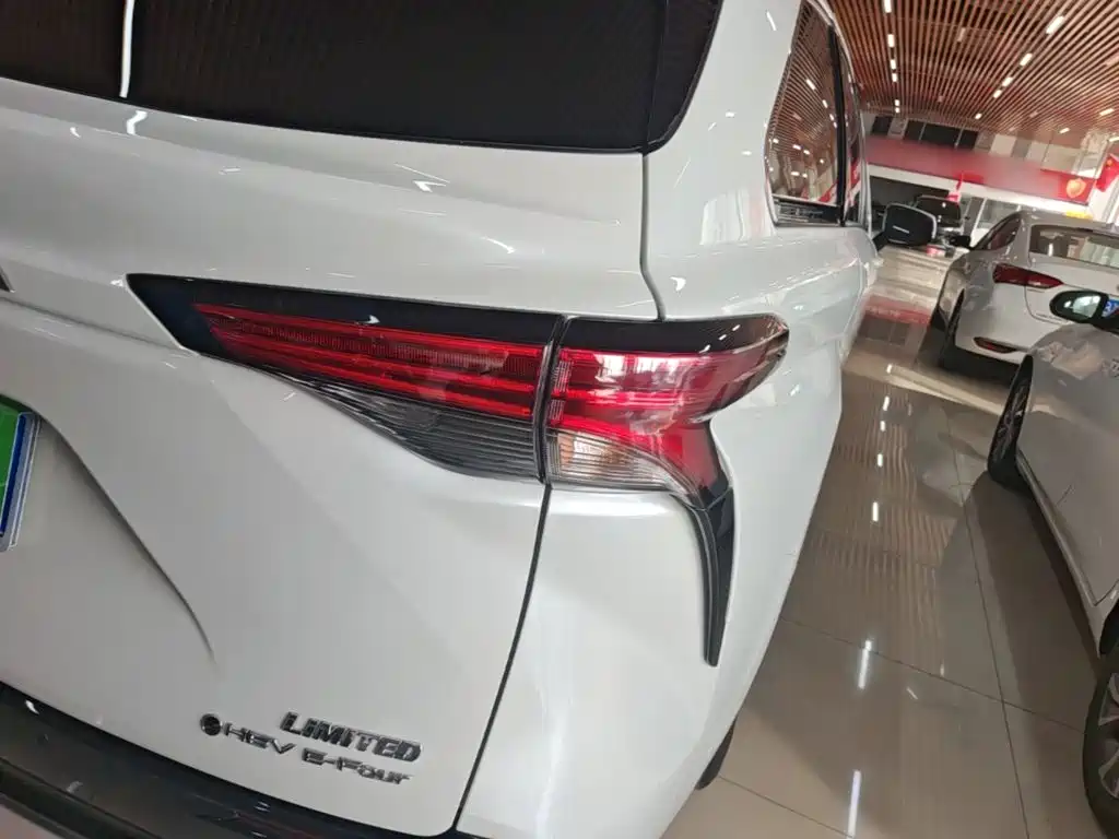 Toyota Sienna — миниатюра 8